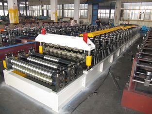 China Doppelschicht runzelte die Rolle, die Maschine 5.5KW durch Kette bildet fournisseur