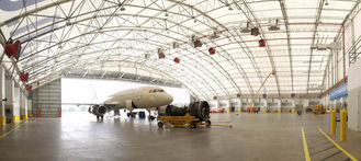 China Vorfabrizierte Stahlrohr-Binder-Flugzeug-Hangar-Gebäude-Versorgungs-großer Raum für flaches Parken fournisseur
