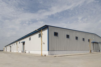China Kundenspezifische Präzisions-Metallstahlvielseitigkeit Vor-Ausgeführtes Gebäude mit Clearspan-Entwurf fournisseur