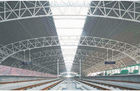 China Vorfabrizierte moderne industrielle Stahlgebäude, breite Spannen-Bahnhofs-Rohr-Binder usine