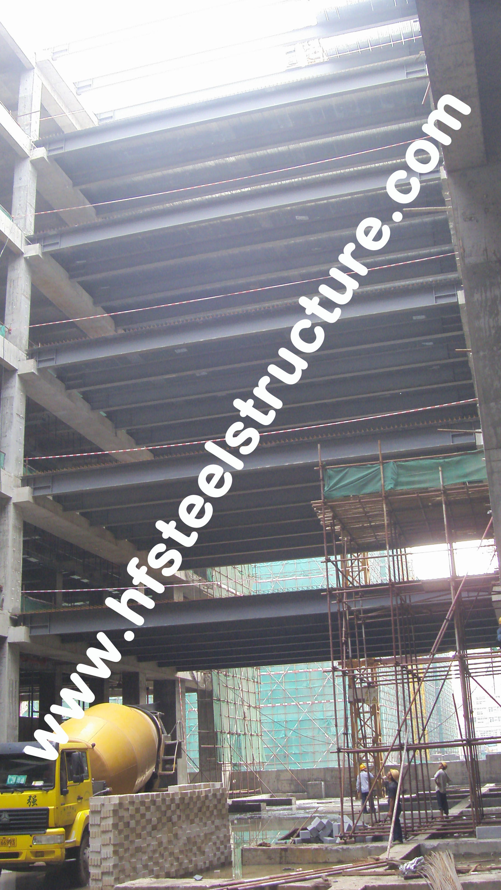 Kundenspezifisches vorfabriziertes industrielles Q235, mehrstöckiges Stahlgebäude des Stahlspeicherq345